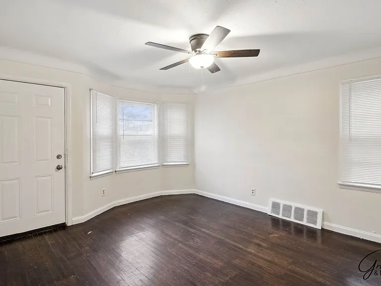 19035 Fielding St — Photo 5