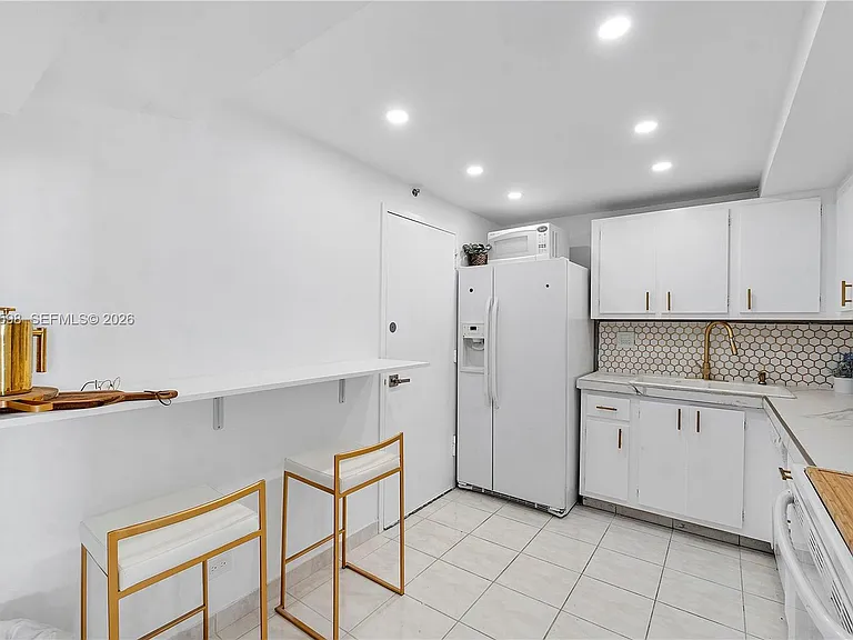 6039 Collins Ave #934 — Photo 6