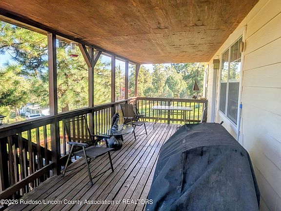 4th image of 130 Larch Dr