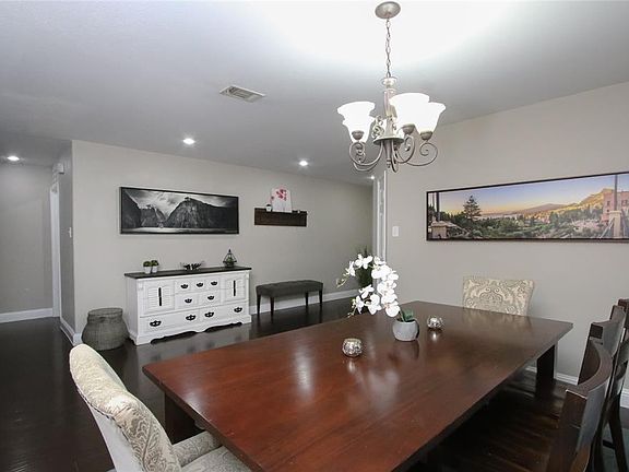 5th image of 613 Blayke St