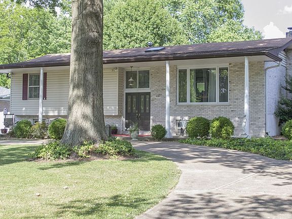 3rd image of 160 Sappington Acres Dr