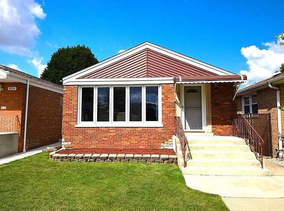 3rd image of 5206 S Newland Ave