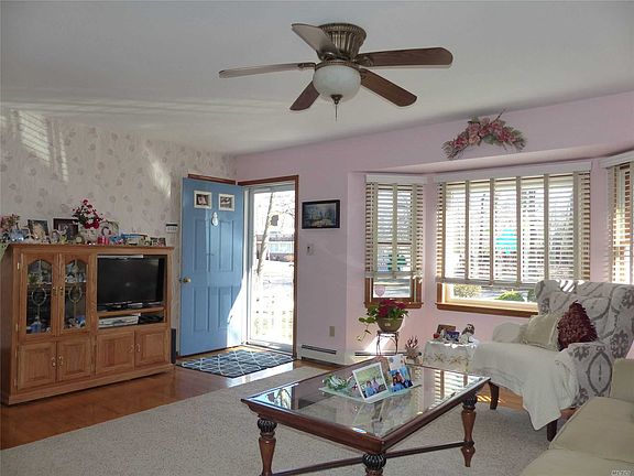 2nd image of 153 Carlton Dr E