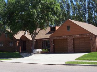 2202 4th Ave E, Williston, ND 58801