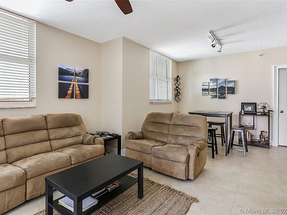 5th image of 1250 S Miami Ave APT 915