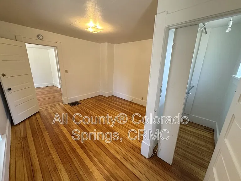 811 E Kiowa St — Photo 4