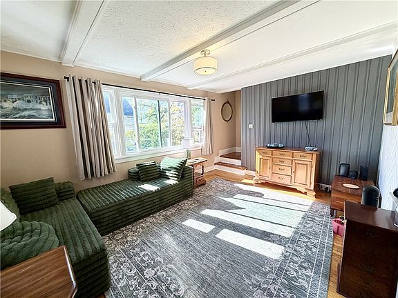 3rd image of 15 Perinton St