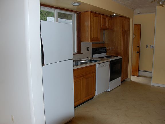 3rd image of 7 Mary Ave