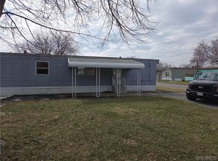 1020 Sunnyside Dr, Niagara Falls, NY 14304