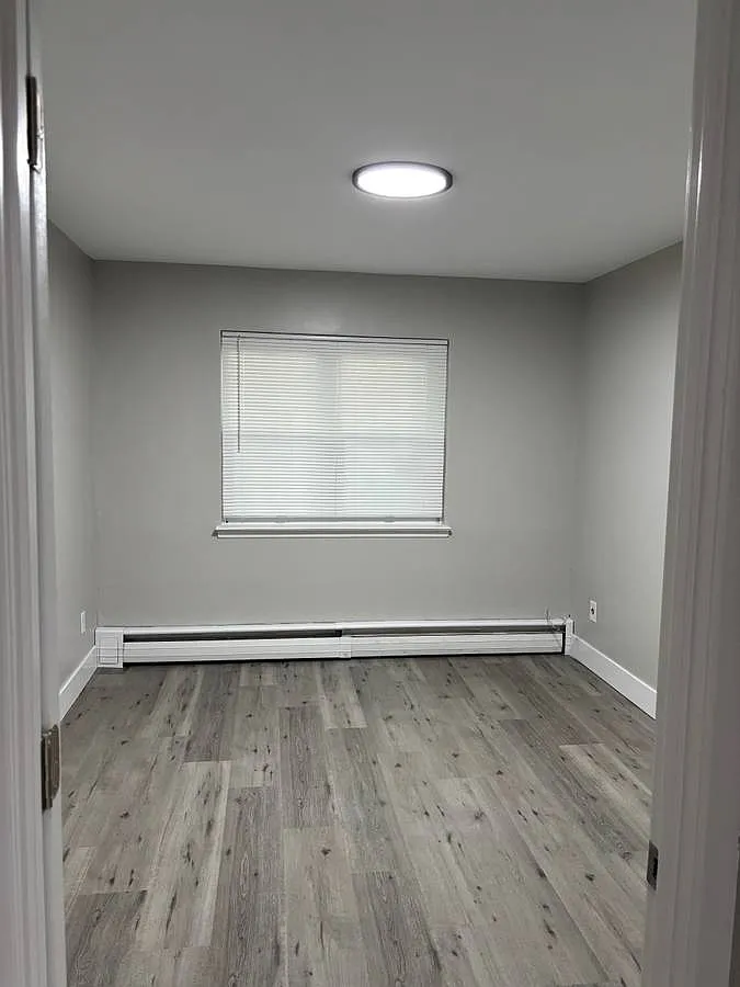 3 bed, $3,596 — Photo 3