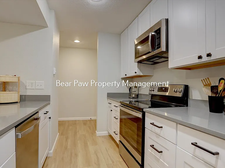 23518 Pondview Pl — Photo 3
