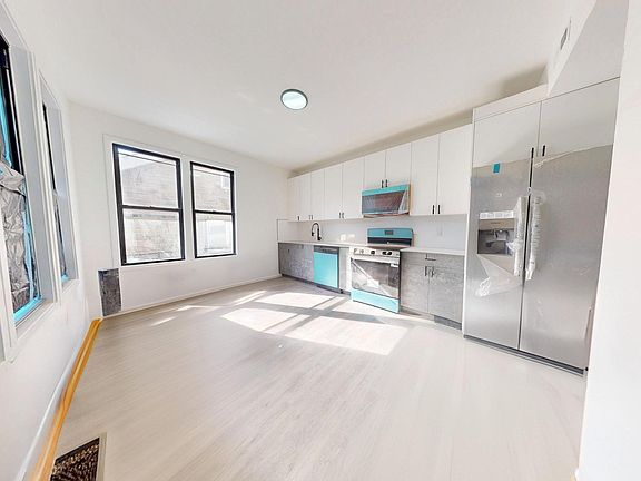 2nd image of 3050 Brighton 2nd St Floor 1