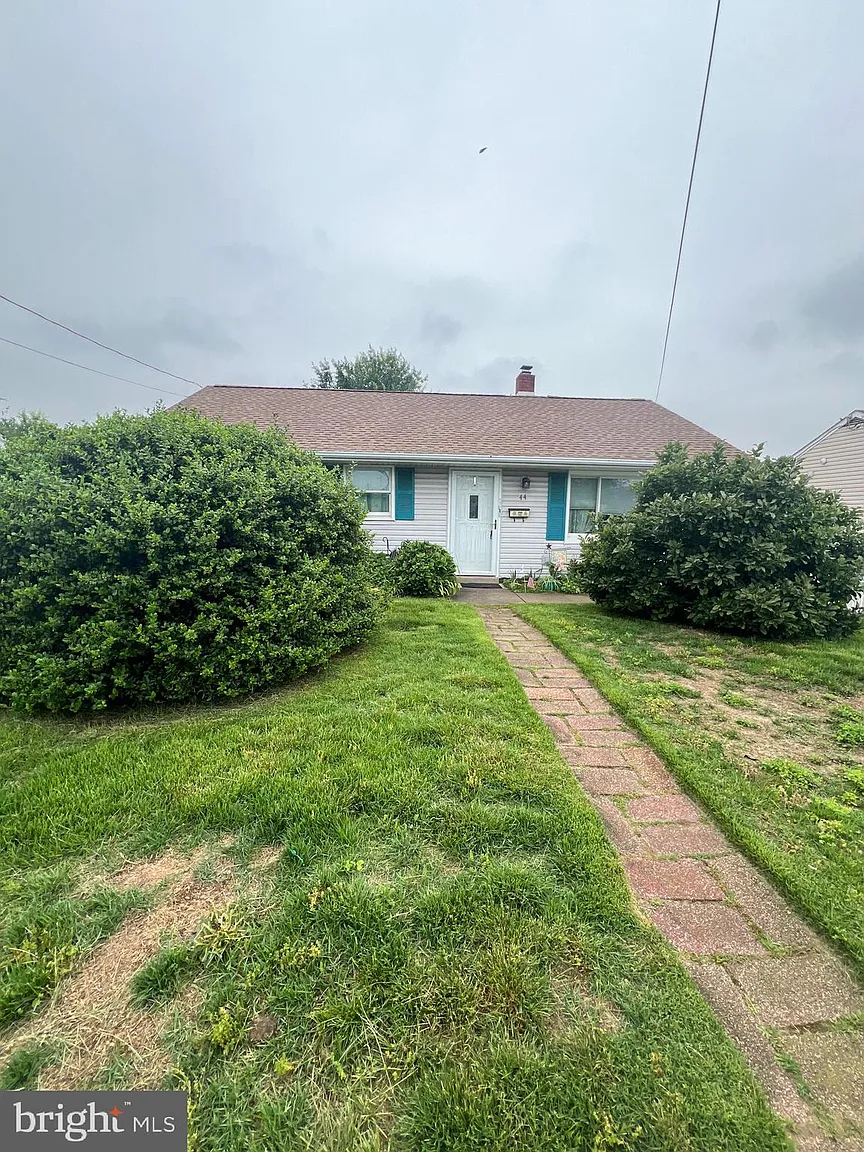 44 Midway Ln photo 1