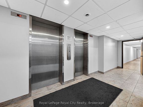 4th image of 19 Woodlawn Rd E #206