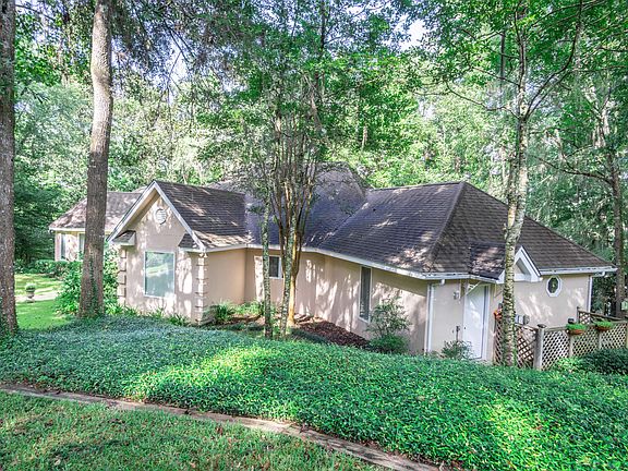 3rd image of 5119 Lake Bluff Cres