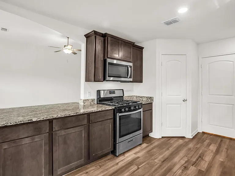3107 Angus Dr — Photo 13