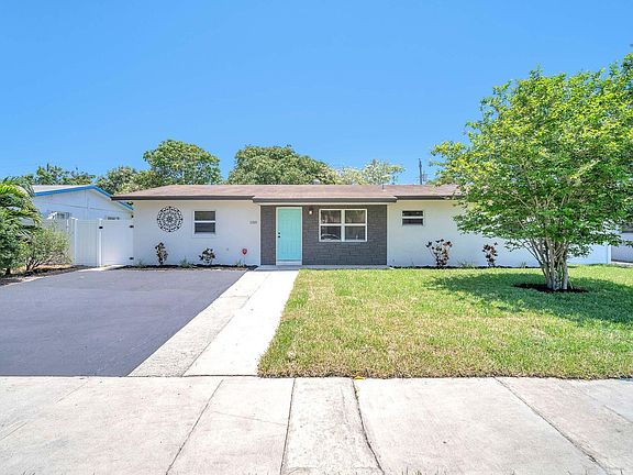 2nd image of 1310 SW 10th Terrace