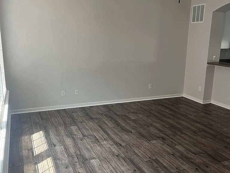 12721 Tamworth Dr — Photo 9