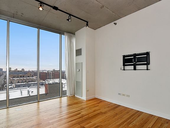 4th image of 1720 S Michigan Ave APT 908