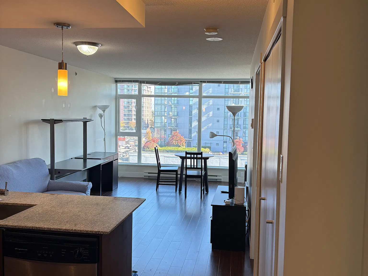 1 bed, 577 sqft, $2,100 — Photo 3