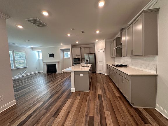 5th image of 1923 Kings Knot Ct
