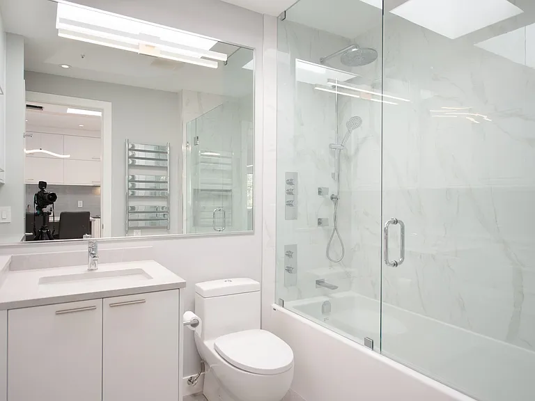 2755 Maple St #410 — Photo 9