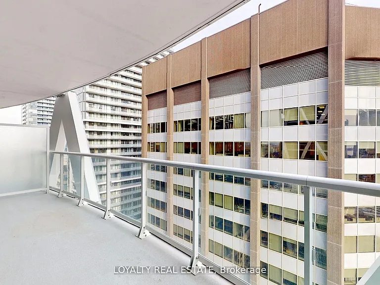 230 Simcoe St #2713 — Photo 33