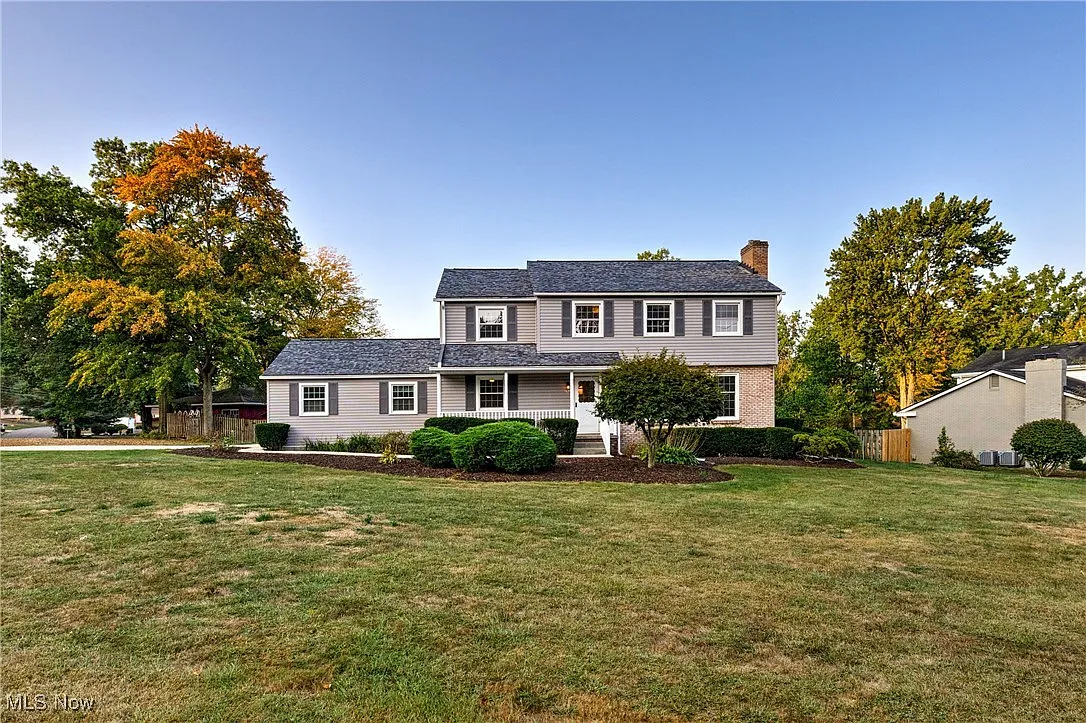 741 Shady Ln NE photo 1