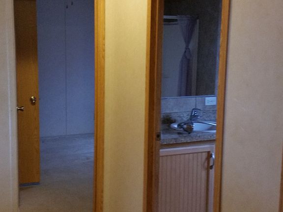 4th image of 34 Rockland Ave