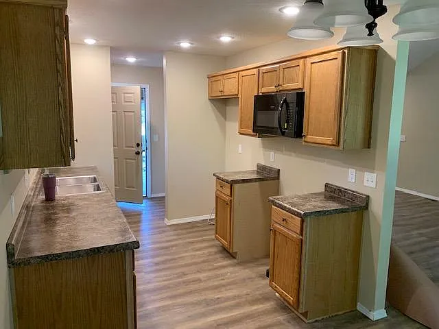 1207 N Fremont Ave — Photo 3