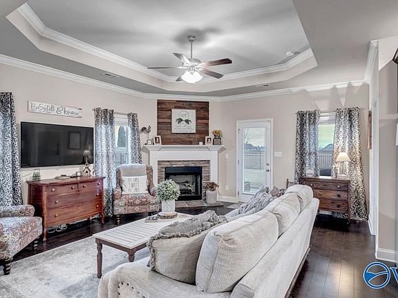 5th image of 109 Carleighfalls Dr NE