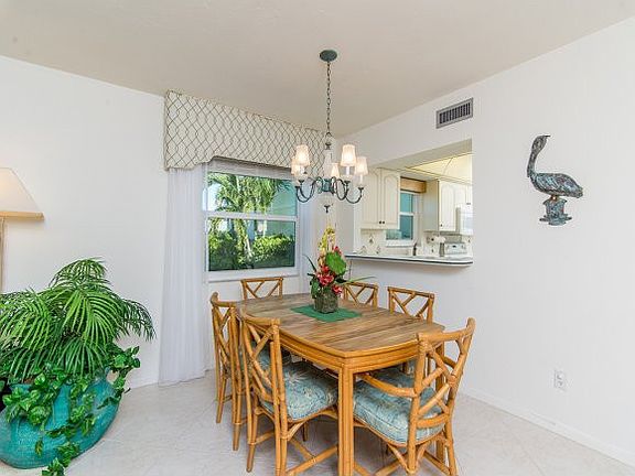 3rd image of 860 W Panama Ct #105