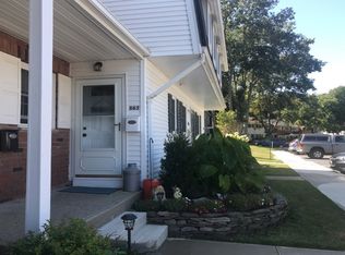 863 Village Dr, Hauppauge, NY 11788