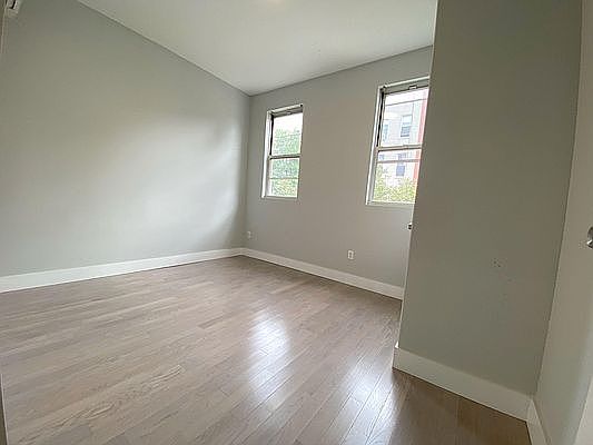 5th image of 284 Driggs Ave #2A
