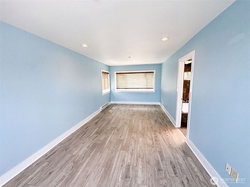 4th image of 2325 Harbor Avenue SW #B2