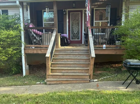 57 Landing Dr, Powder Springs, GA 30127