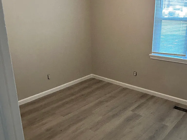 205 E F St — Photo 13