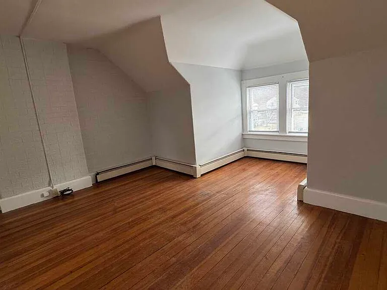 53 Grant St — Photo 4