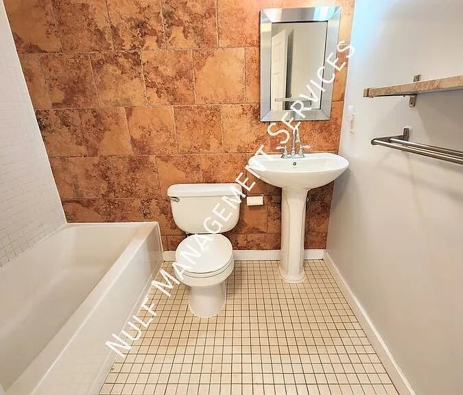 5222 Butler St #1 — Photo 4