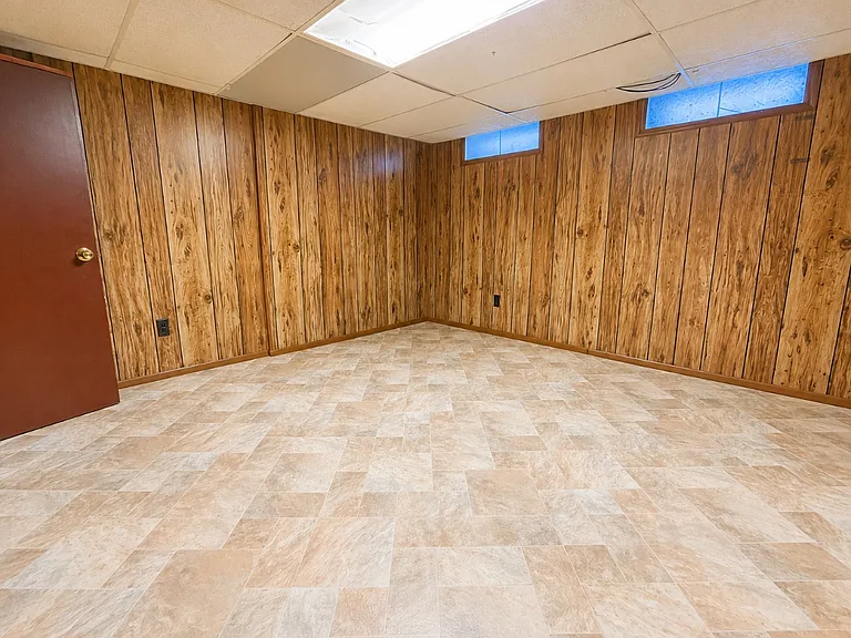 9297 Hartwell St — Photo 30