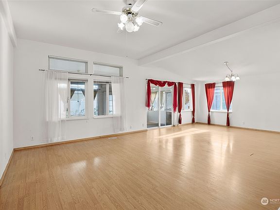 4th image of 1100 S Rosewood Drive #405