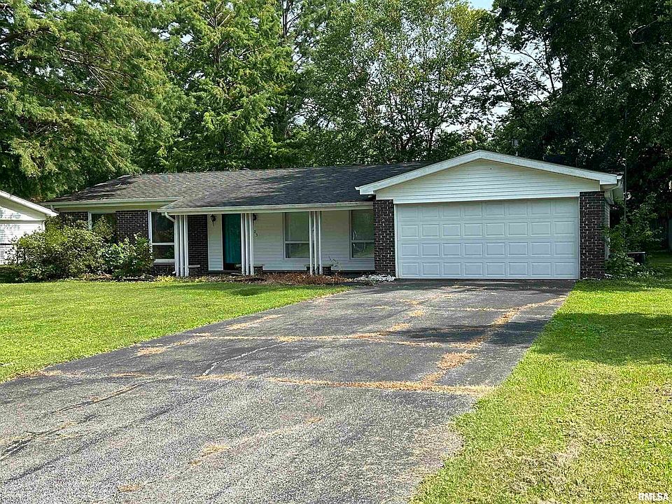 1st image of 3103 W Woodlawn Pl