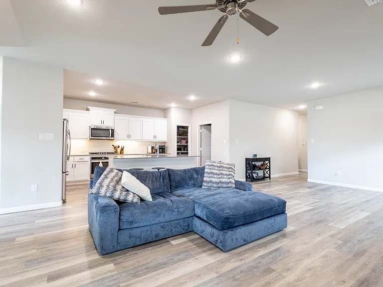 4709 Mayflower Dr — Photo 2