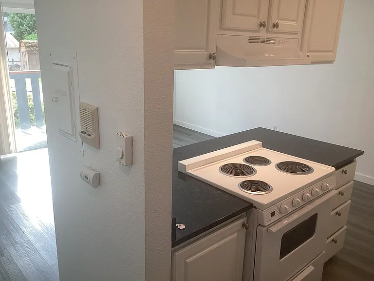Interlakken Apartments — Photo 9