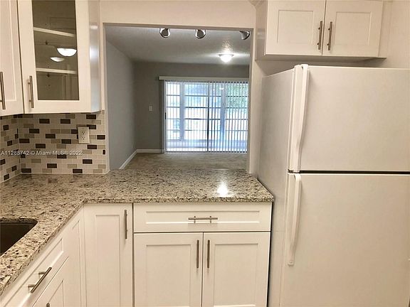 4th image of 5530 Lakewood Cir N APT 722