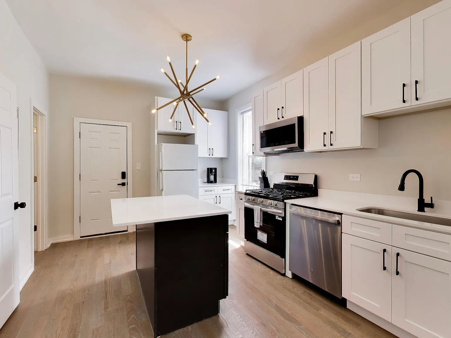 1 bed, $1,750 — Photo 3
