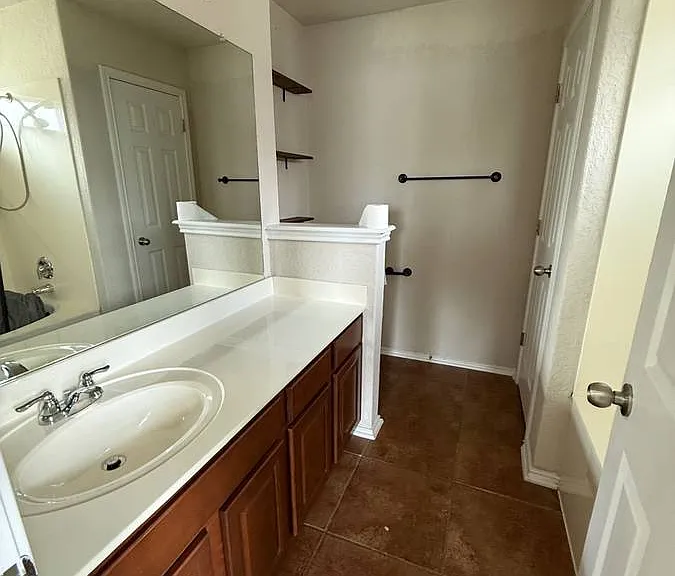 1718 Cormorant — Photo 12