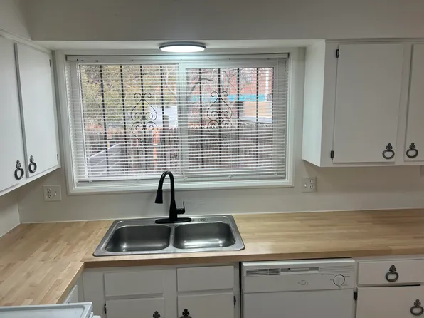 Spacious & Updated 2 Bedroom In Nob Hill, 317 Girard Blvd SE APT C, Albuquerque, NM 87106