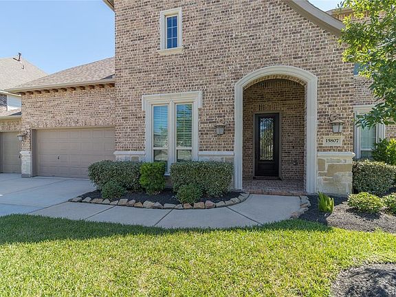3rd image of 15807 Elkins Creek Ct