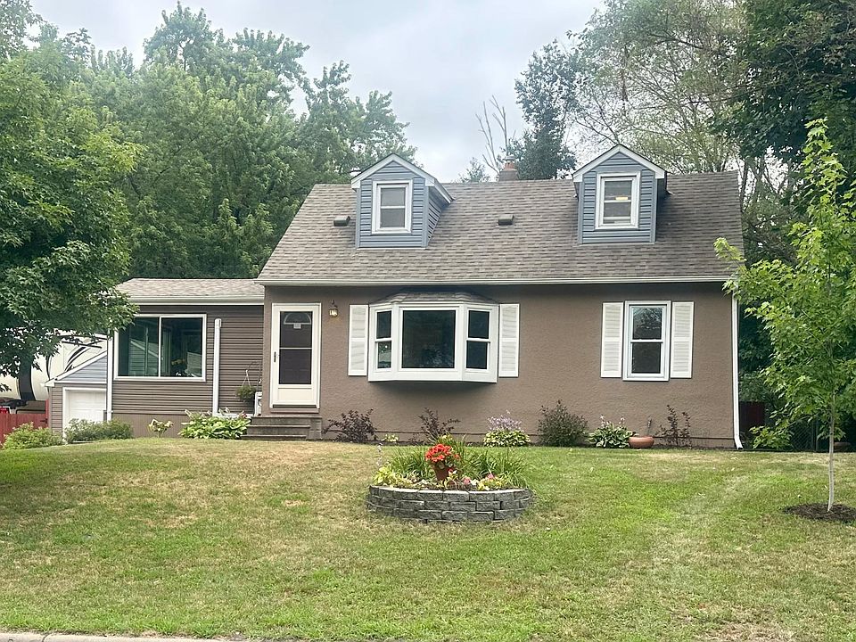 1st image of 16 Circle Dr